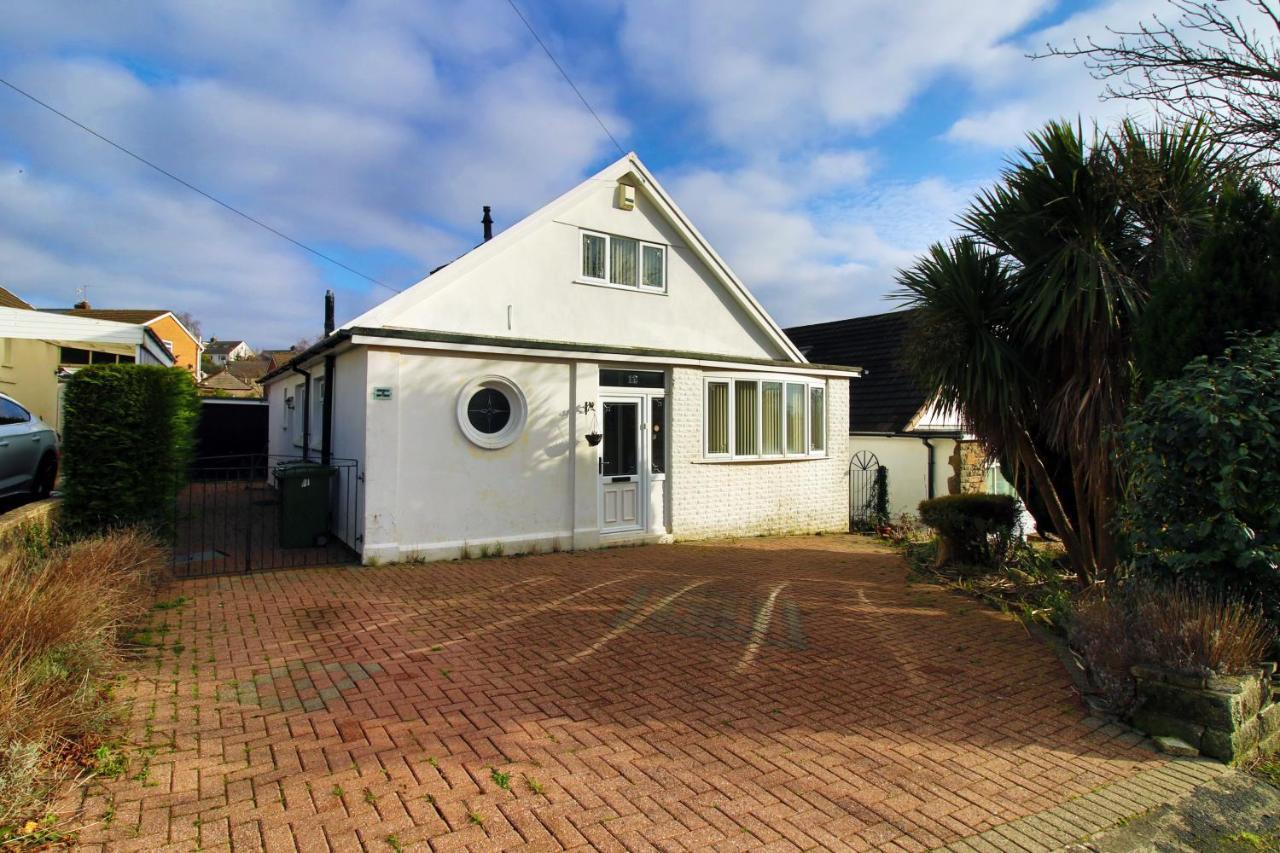 Becky'S Bungalow By Ty Sa -Spacious 4 Bed Bungalow Cardiff Bagian luar foto