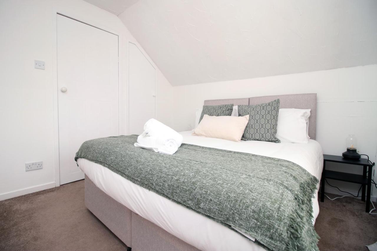 Becky'S Bungalow By Ty Sa -Spacious 4 Bed Bungalow Cardiff Bagian luar foto