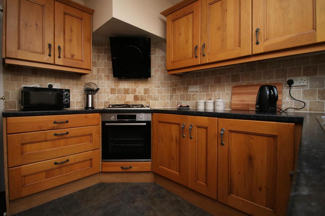 Becky'S Bungalow By Ty Sa -Spacious 4 Bed Bungalow Cardiff Bagian luar foto