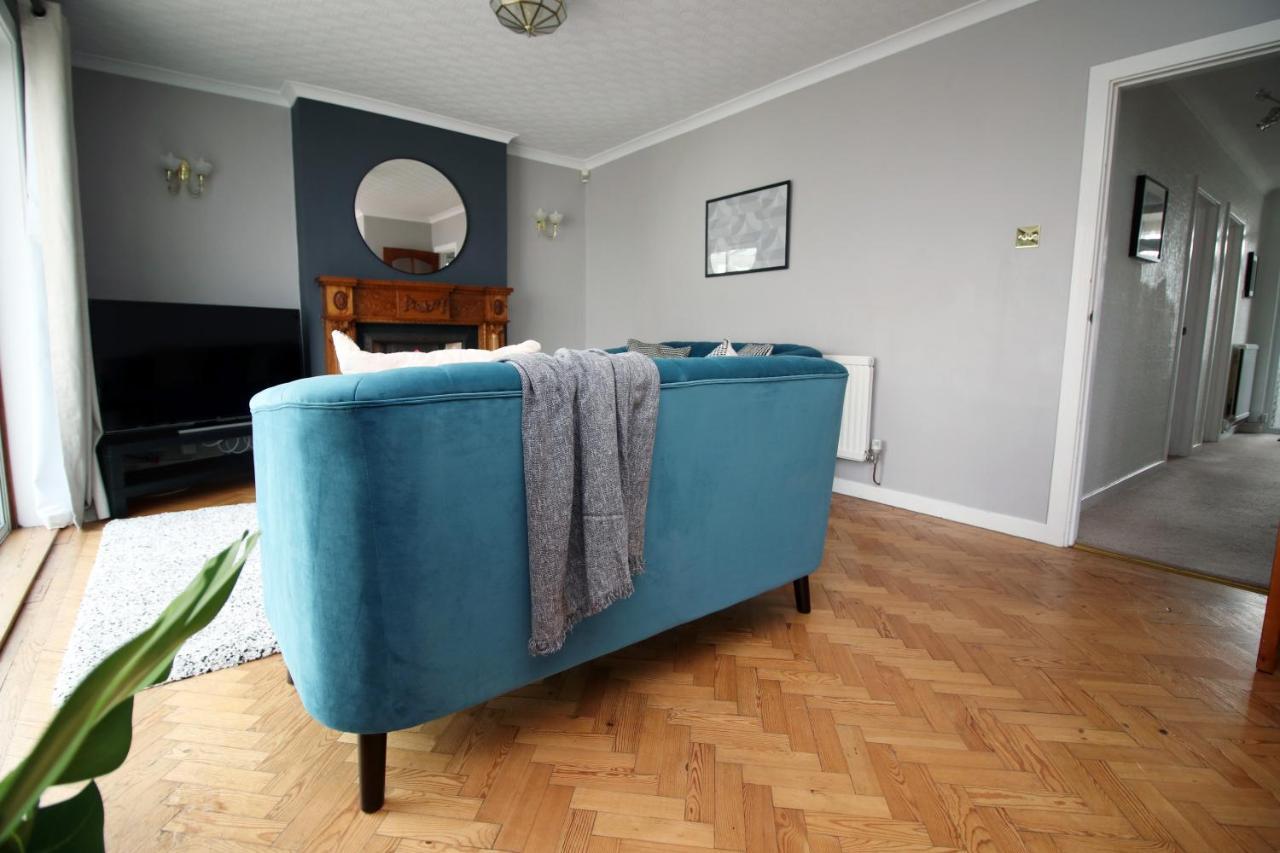 Becky'S Bungalow By Ty Sa -Spacious 4 Bed Bungalow Cardiff Bagian luar foto