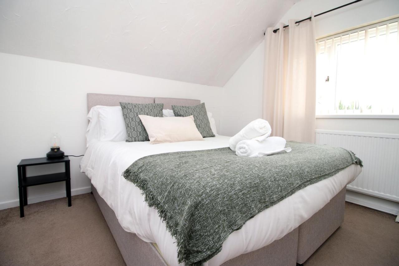 Becky'S Bungalow By Ty Sa -Spacious 4 Bed Bungalow Cardiff Bagian luar foto
