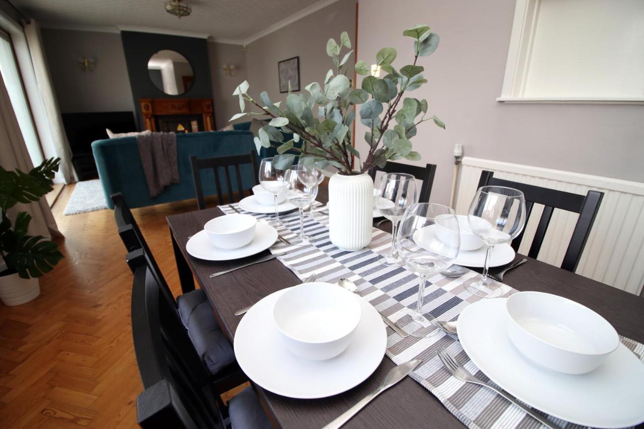 Becky'S Bungalow By Ty Sa -Spacious 4 Bed Bungalow Cardiff Bagian luar foto